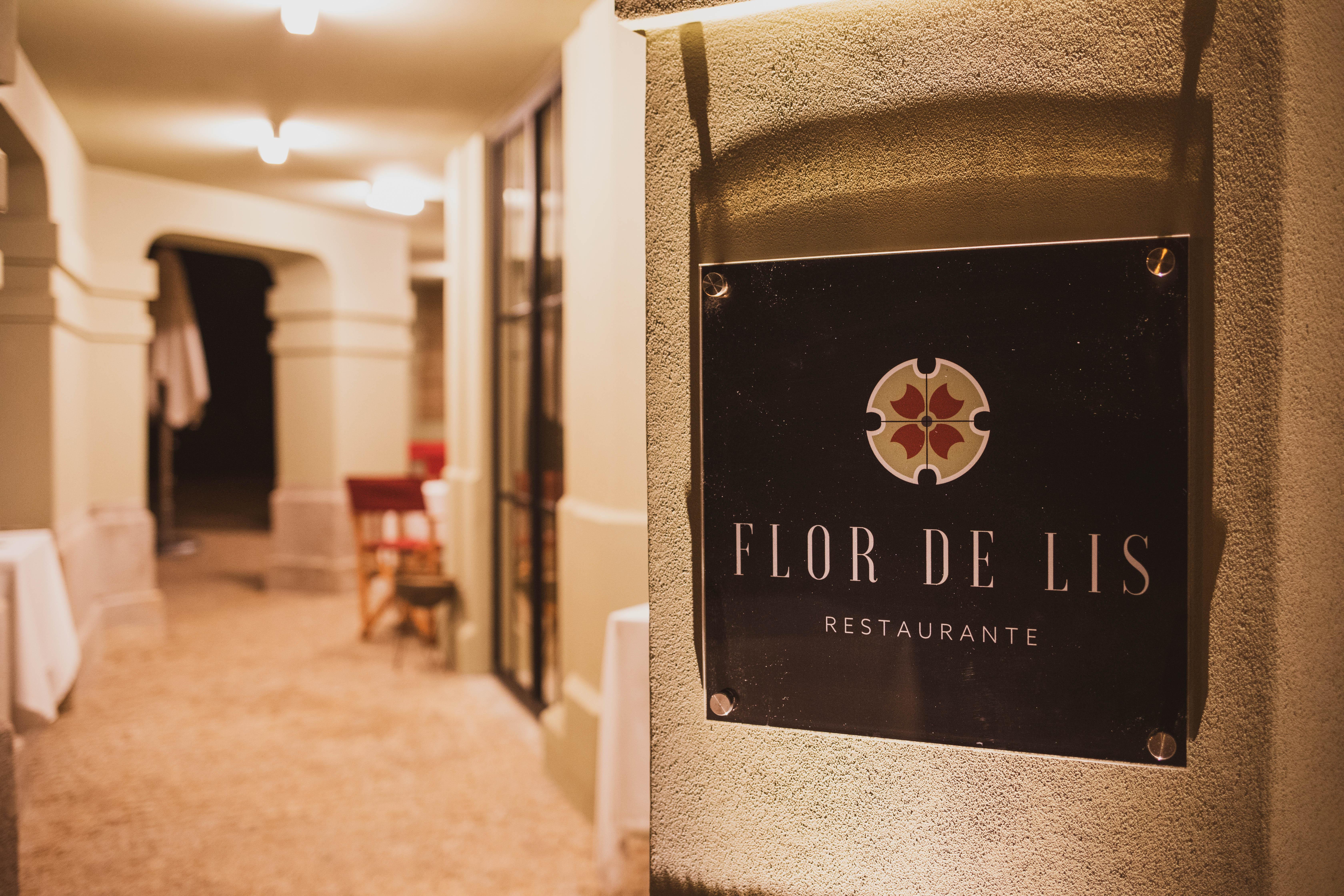 Vila Foz Hotel & Spa - Member Of Design Hotels Порто Екстериор снимка Restaurant entrance