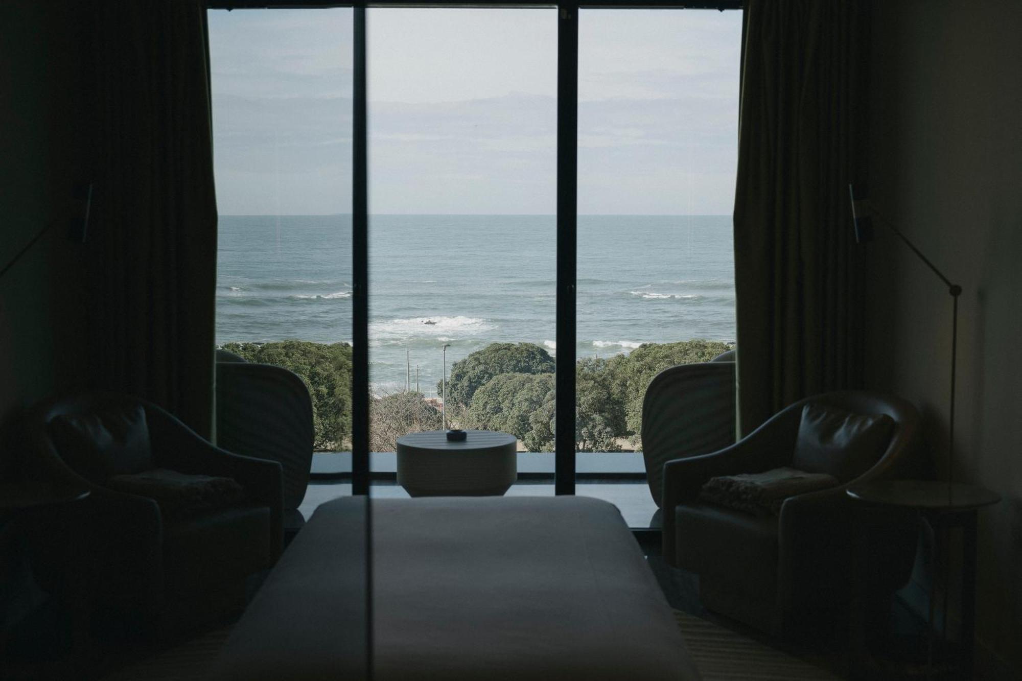 Vila Foz Hotel & Spa - Member Of Design Hotels Порто Екстериор снимка A room at the Cape of Good Hope Hotel